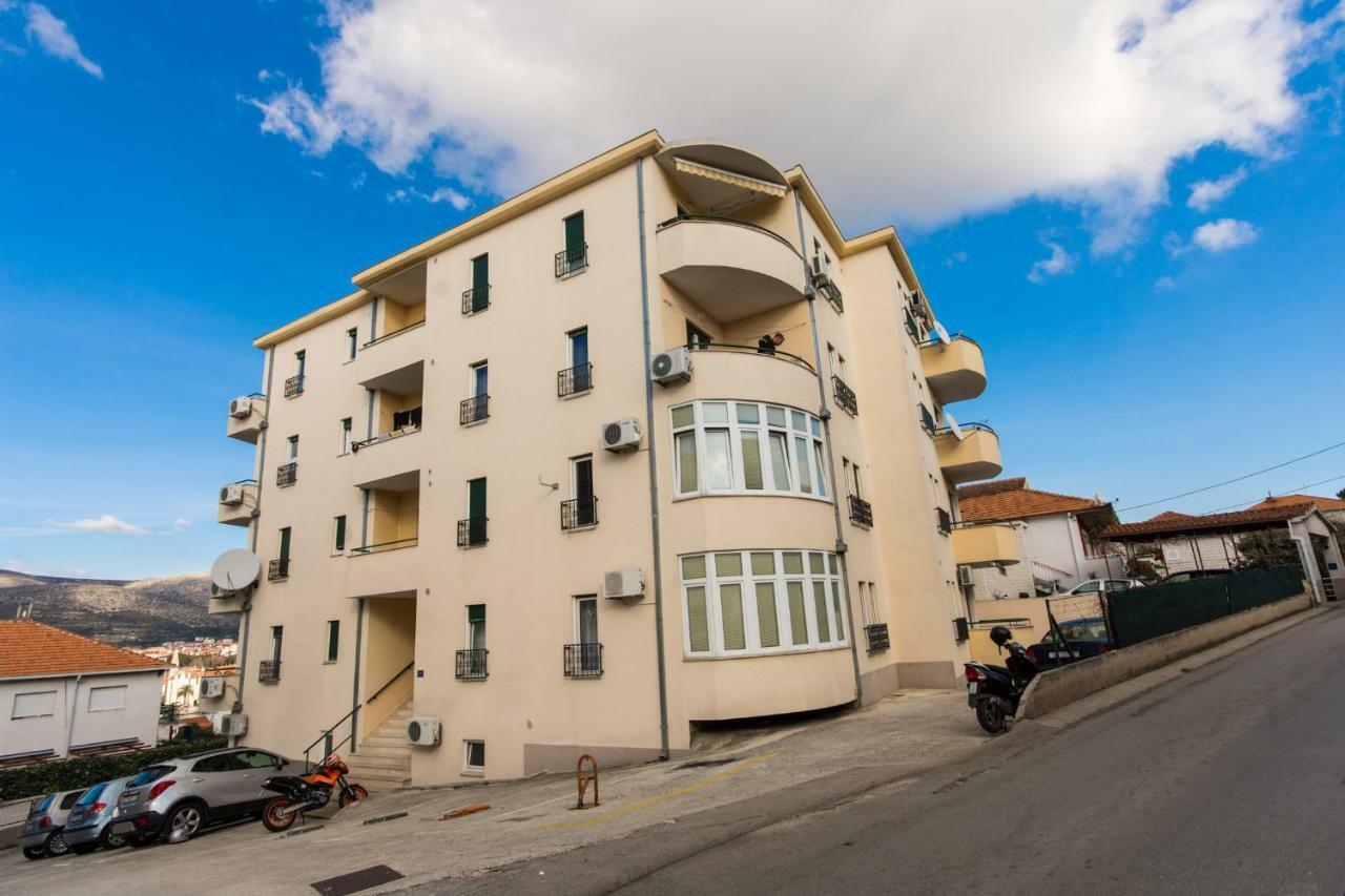 Apartman Ruza Appartamento Traù Esterno foto
