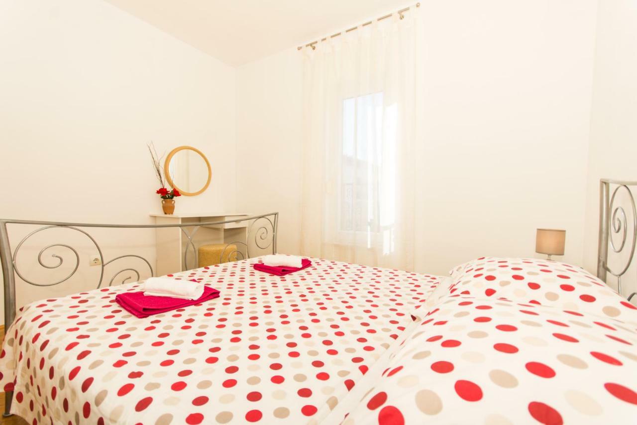 Apartman Ruza Appartamento Traù Esterno foto