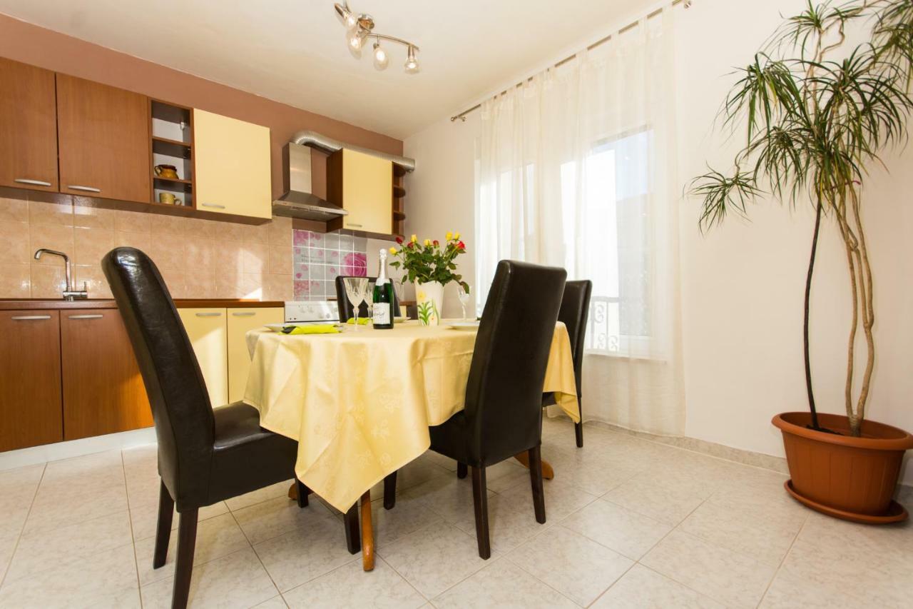 Apartman Ruza Appartamento Traù Esterno foto